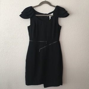 NWOT 🔥 BCBGeneration Zippered Ruffle Sleeve Dress